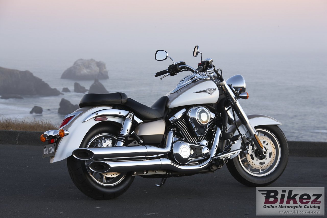 Big Kawasaki vulcan 1700 classic picture and wallpaper from Bikez.com